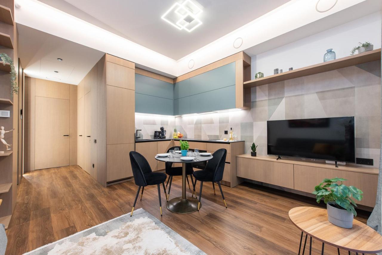 Cohost I New Basteja Life Apartments W-Garage Prkg & Self Check-In VNO Exterior foto