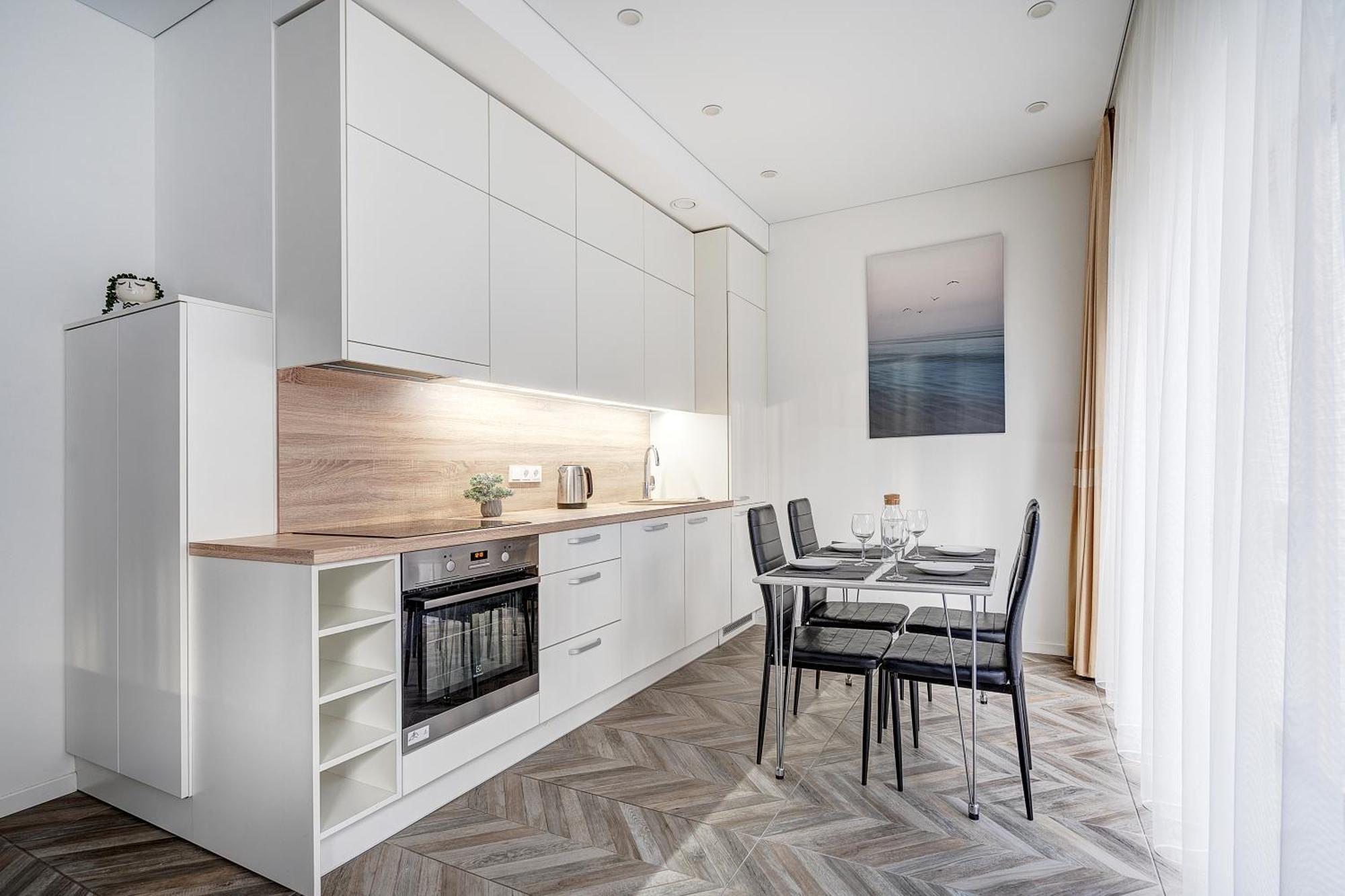Cohost I New Basteja Life Apartments W-Garage Prkg & Self Check-In VNO Exterior foto